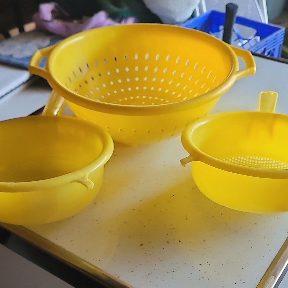 Vintage Yellow Plastic Colander Set.